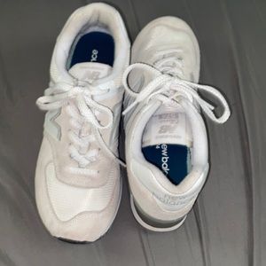 New balance classic 574 haven’t worn out and in very good condition!